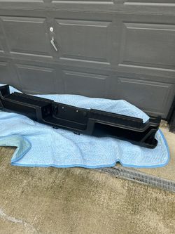 F250 F350 Super Duty XL Rear Bumper 2023-2026 Ford OEM Black Step like new take off. Some cosmetic scratches Harness was cut off
