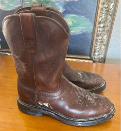 Ariat Sierra Western Dusted Brown Leather Work Boots 10005939 Men's Size 7.5 D ⬇️ ARIAT STYLE 10005939 The Men's Sierra Western Work Boot in a dusted/