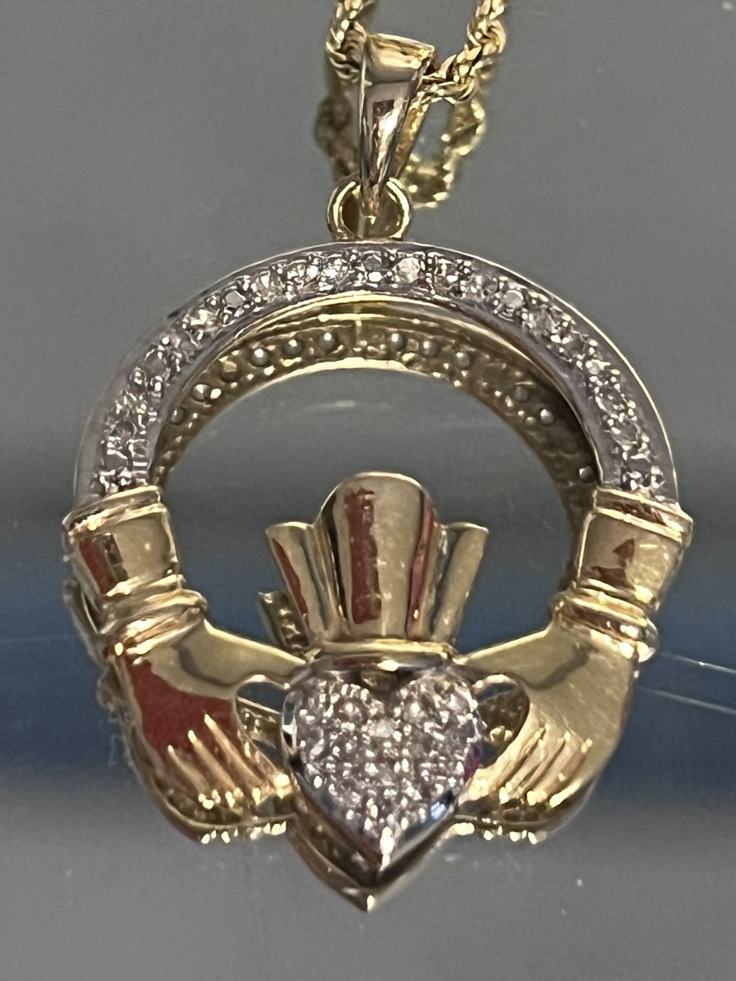 CLADDAGH NECKLACE CHARM W/DIAMONDS