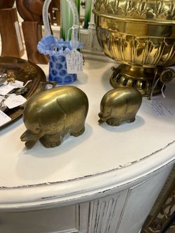 Small / Large brass vintage elephants