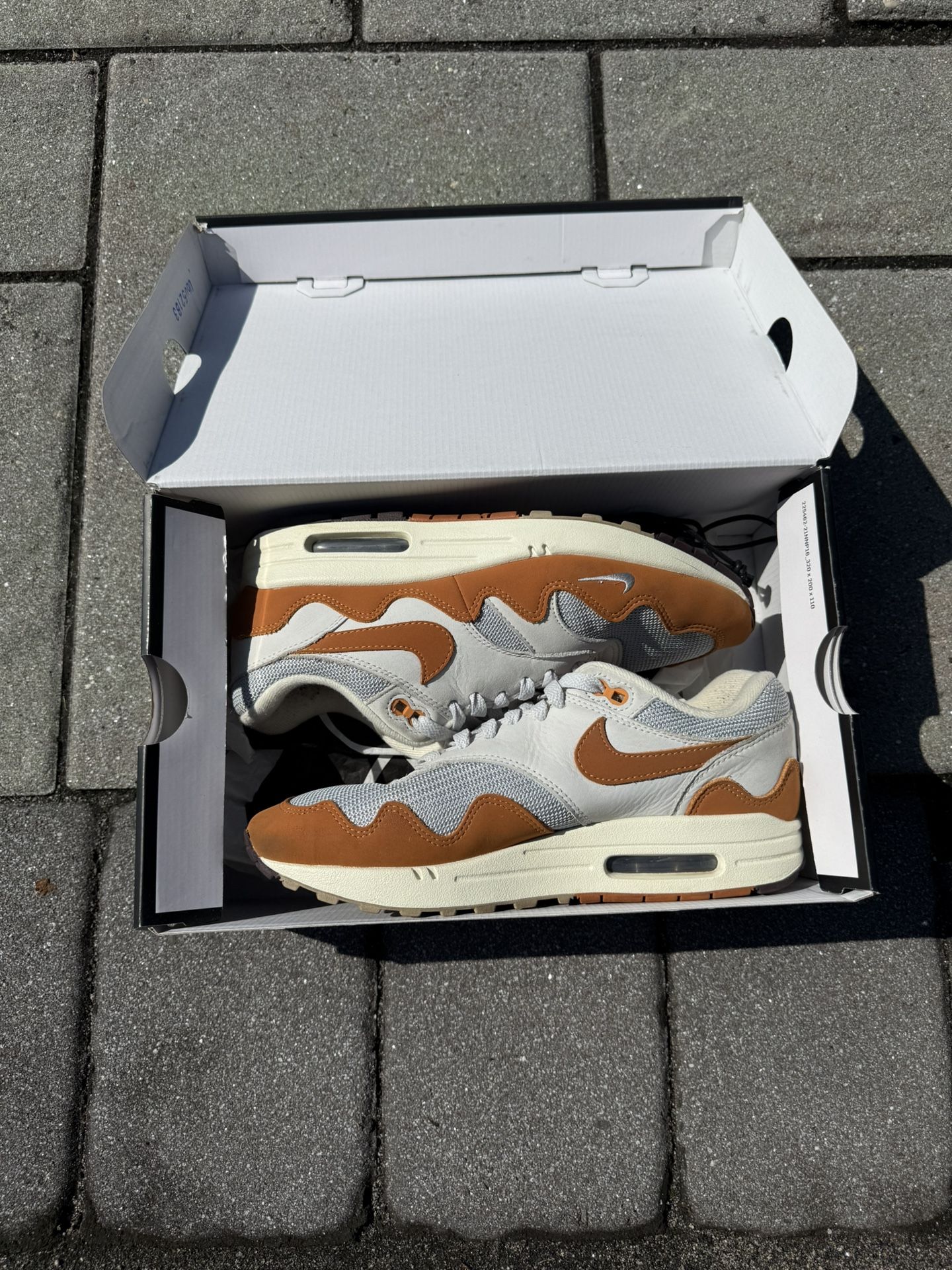 OG all Super clean Nike Air Max 1 Patta Waves size 8m!!