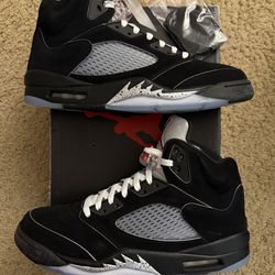 Size 12 (Worn once, comes with original box) - Air jordan 5 retro black metallic reimagined
