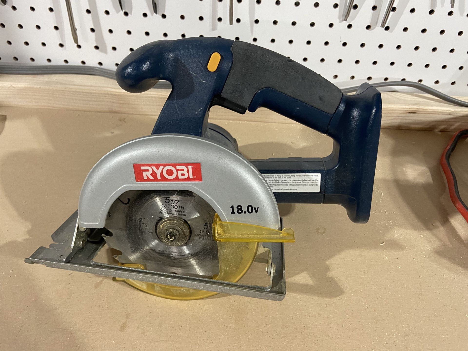 Ryobi R106321 5 1/2” Circular Saw 18 V Battery Powered (Cordless)