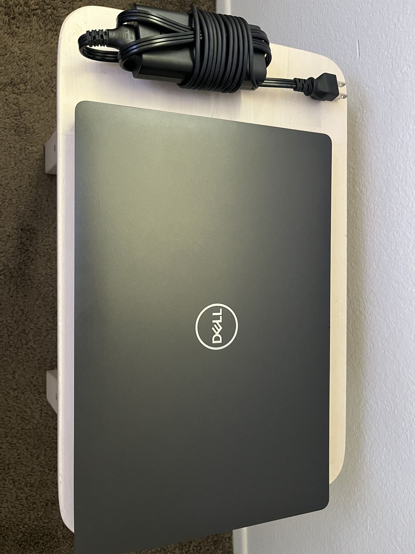 Dell Latitude 5500 - Intel® Core™ i5-8265U Processor 6M Cache, up to 3.90 GHz - 16GB RAM - Intel UHD Graphics 620 - Crucial BX500 240GB 3D NAND SATA