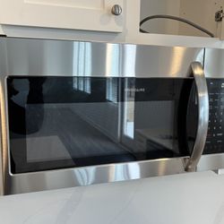 Frigidaire Stainless Steel Microwave( New)