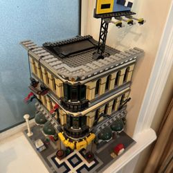 Lego Modular Grand Emporium 10211