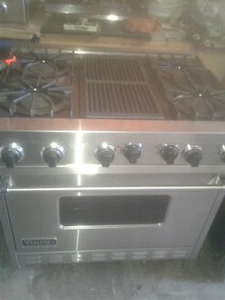 VIKING PROFESSIONAL STOVE 36" WITH GRILL