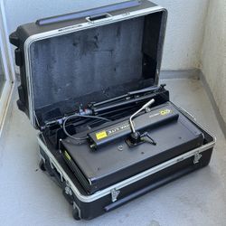 Kino Flo Diva-Lite 401 Two Light Kit w/ Road Case + Bulbs + Accessories 