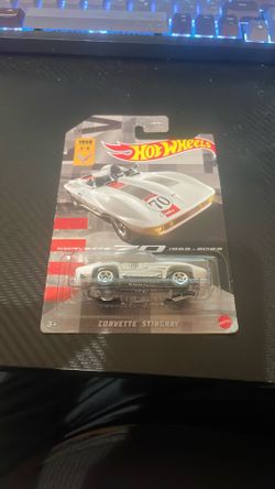 Hot Wheels 2023 Corvette 70 Years Series Corvette Stingray White 2/8