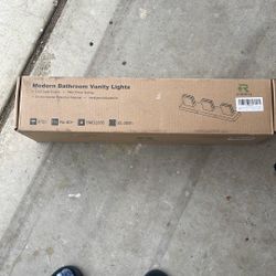 Modern Bathroom Vanity Light