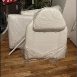 Esthetician’s Bed, Assemble Yourself Very Simple