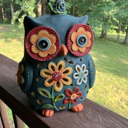Whimsical Changing Colors Night Owl