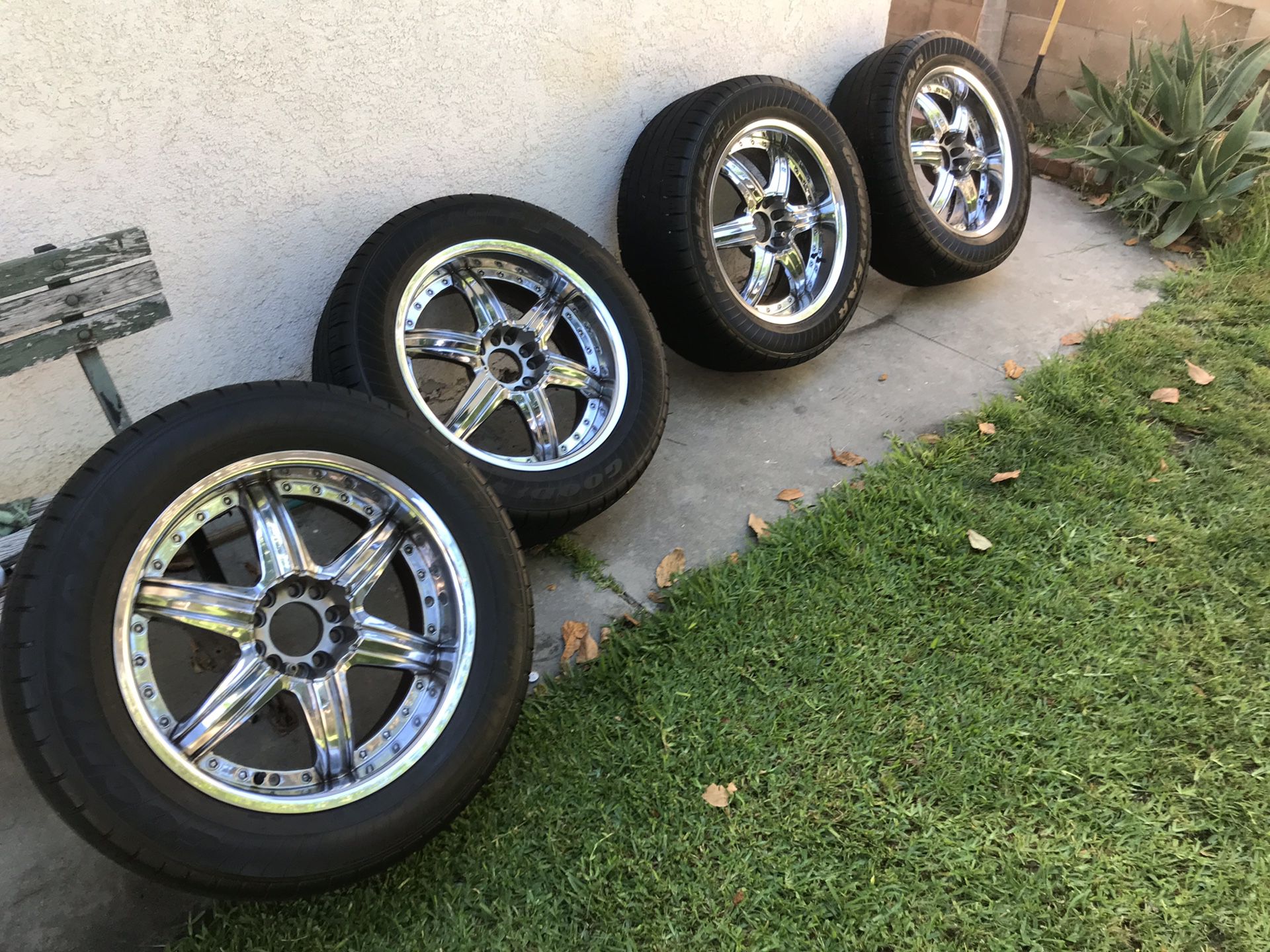 2000 Ford F-150 Tires and Rims size 22 brand Goodyear ( Eagle)