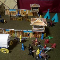 FORT COMANCHE PLAY SET