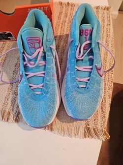 Like New Paige Bueckers Basketball Shoes mens size 10.5