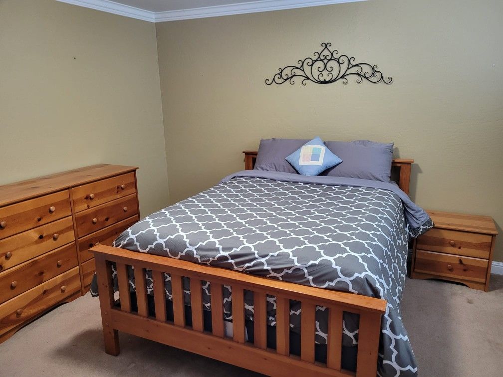 Three Piece Queen Bedroom Set (Bedframe, Dresser, Nightstand) In Pine Wood - Delivery Available 