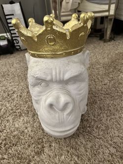 15.5 H Giant Gorilla Head Planter