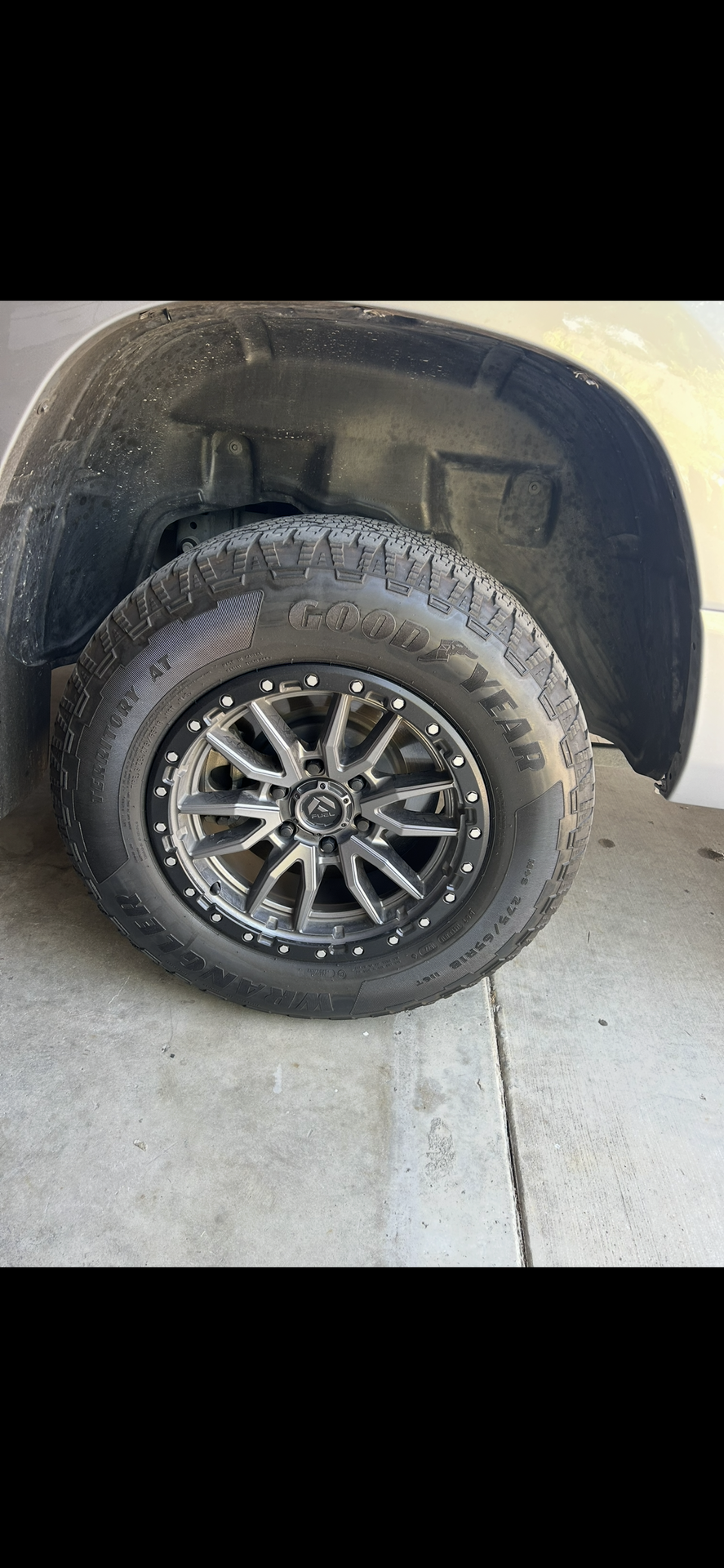 6 Lug Fuel Wheels & Tires