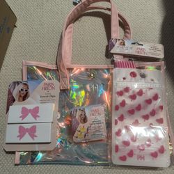 New Paris Hilton Brand New Beach Bag And Accessories 