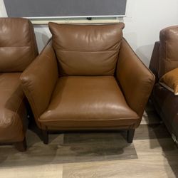 Brown Leather Accent Chair – Great Condition