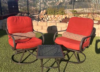 Hampton Bay patio chat set