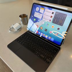 iPad Pro 11" M4 w Magic Keyboard & Gen 2 Pencil