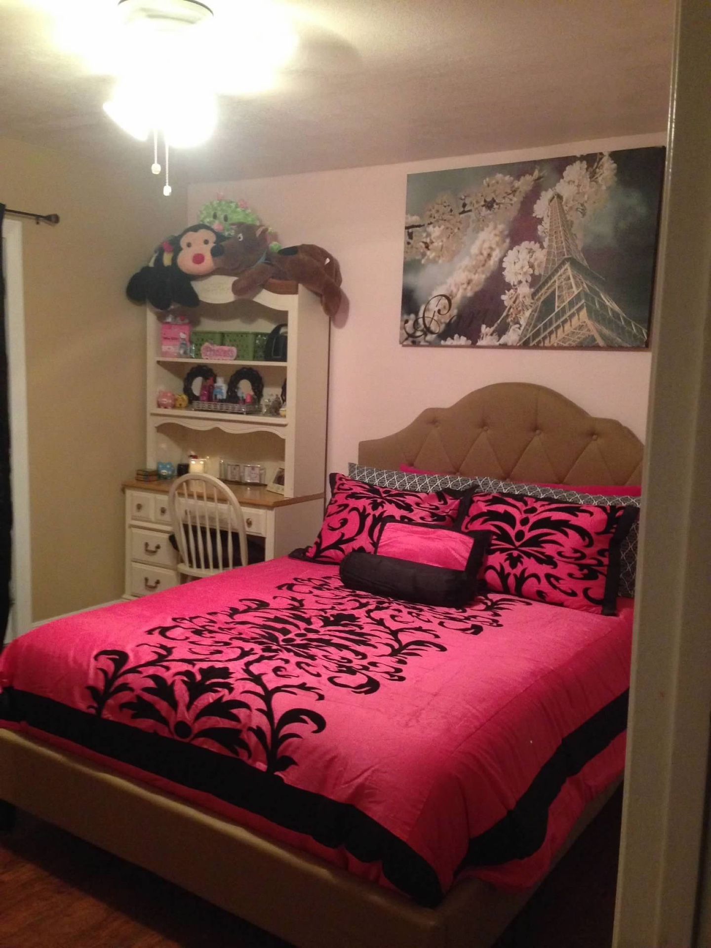 Cream Color Girls/Teens Dresser & Desk Hutch
