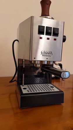 Gaggia Classic Espresso Machine w/ Bottomless Portafilter & Tamper – Like New