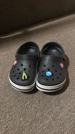 Crocs size 10c