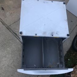 Washer/dryer pedestal
