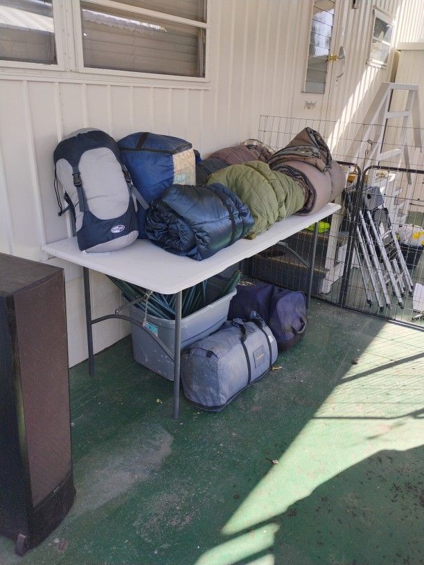 Tents And Sleeping Bags