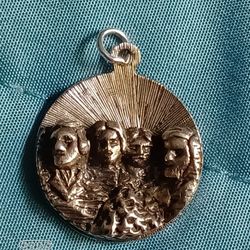 Vtg.Sterling Silver " Mt.  RUSHMORE Charm 