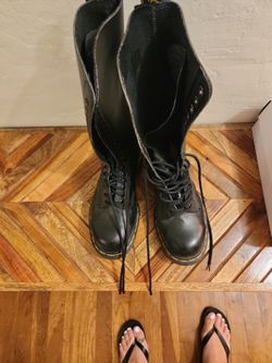 Like Brand New Steel Toes Docs Size 4