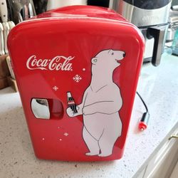 Mini Thermoelectric Fridge Cooler/Warmer