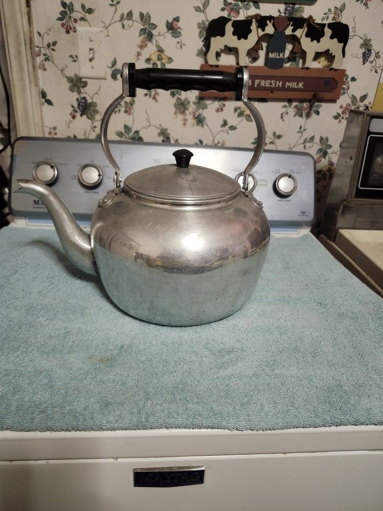Vintage Chue Chin Hua Aluminum Tea Kettle