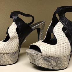 Jessica Simpson Hot Heels