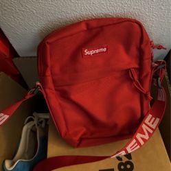 supreme shoulder bag 