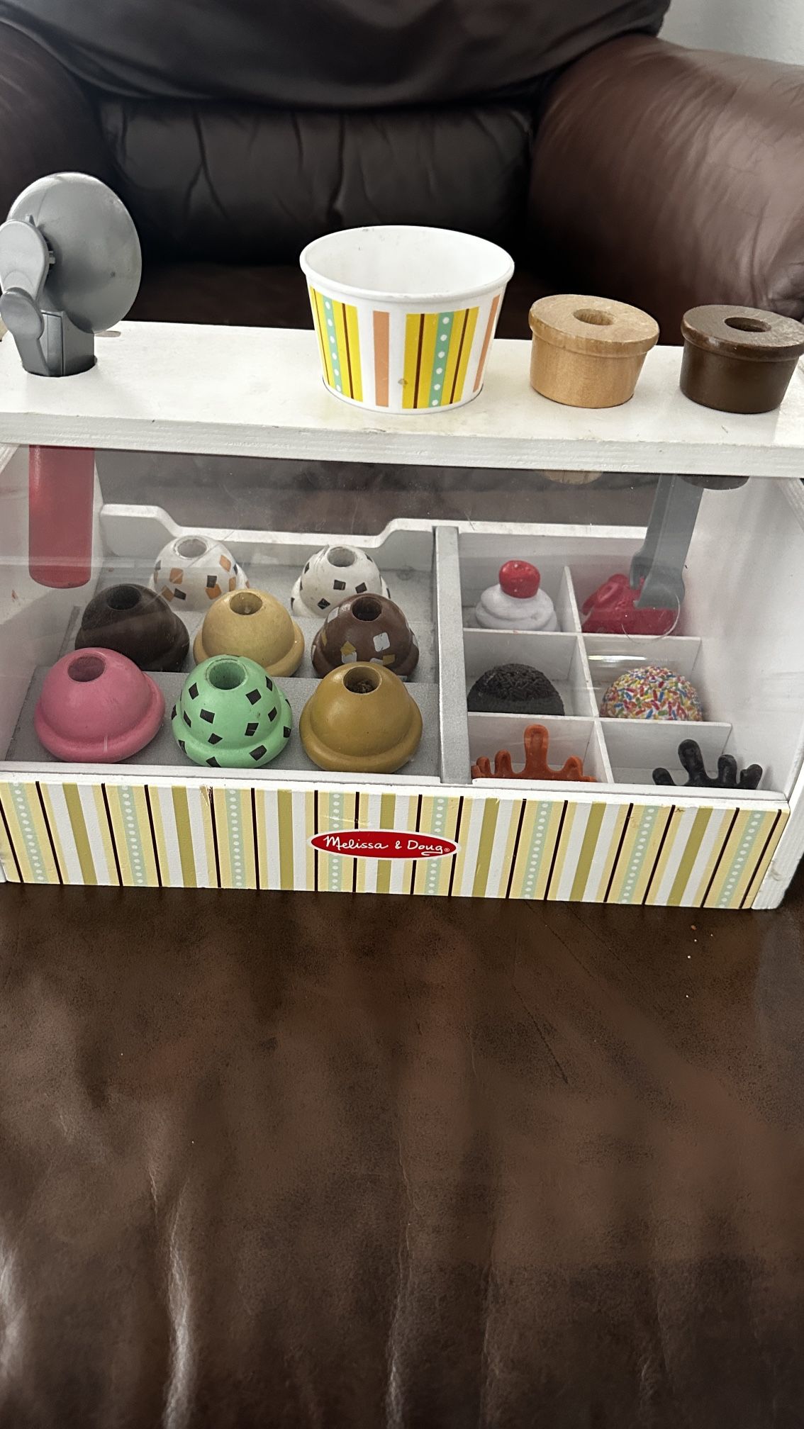 Melissa & Doug Ice Cream Counter