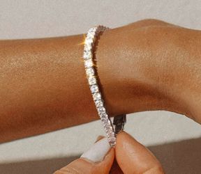7-Inch VVS Moissanite Tennis Bracelet w/ GRA Certificate & Card
