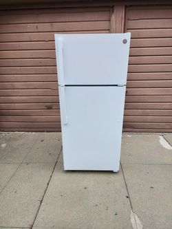 3MONTHS WARRANTY 28X29X64 GE FRIDGE 16CUFT WHITE 