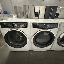 Electrolux Washer And Dryer Set “27 ( Lavadora Y Secadora )