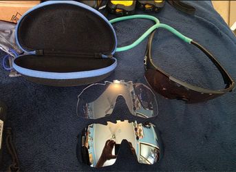 Tifosi Sport Sunglasses w/ 3 Interchangeable Lenses, Case & Retainer