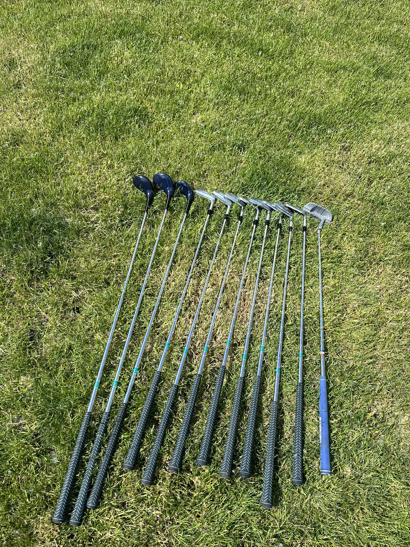 Complete set of vintage Northwestern Judy Rankin golf clubs