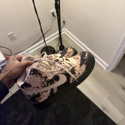 high top airforce 1s size 10.5