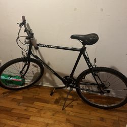 Schwinn Woodlands Mt Bike. 