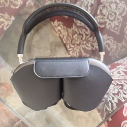 AirPods Max (2024) + Case