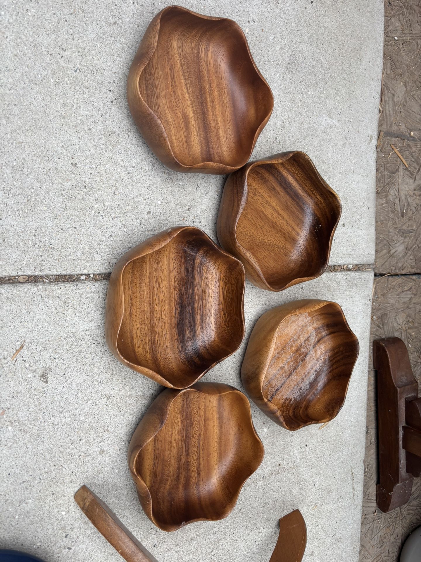 5 Wooden Bowls
