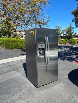 Fridge/freezer - 69’ H x 33’ W x 31. 5 D