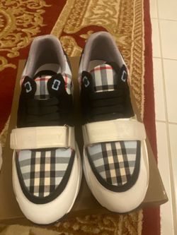Burberry Men's shoes