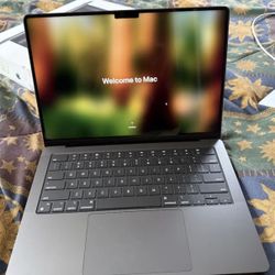 MacBook Pro 14-inch M4  W/ 3 Years AppleCare Coverage